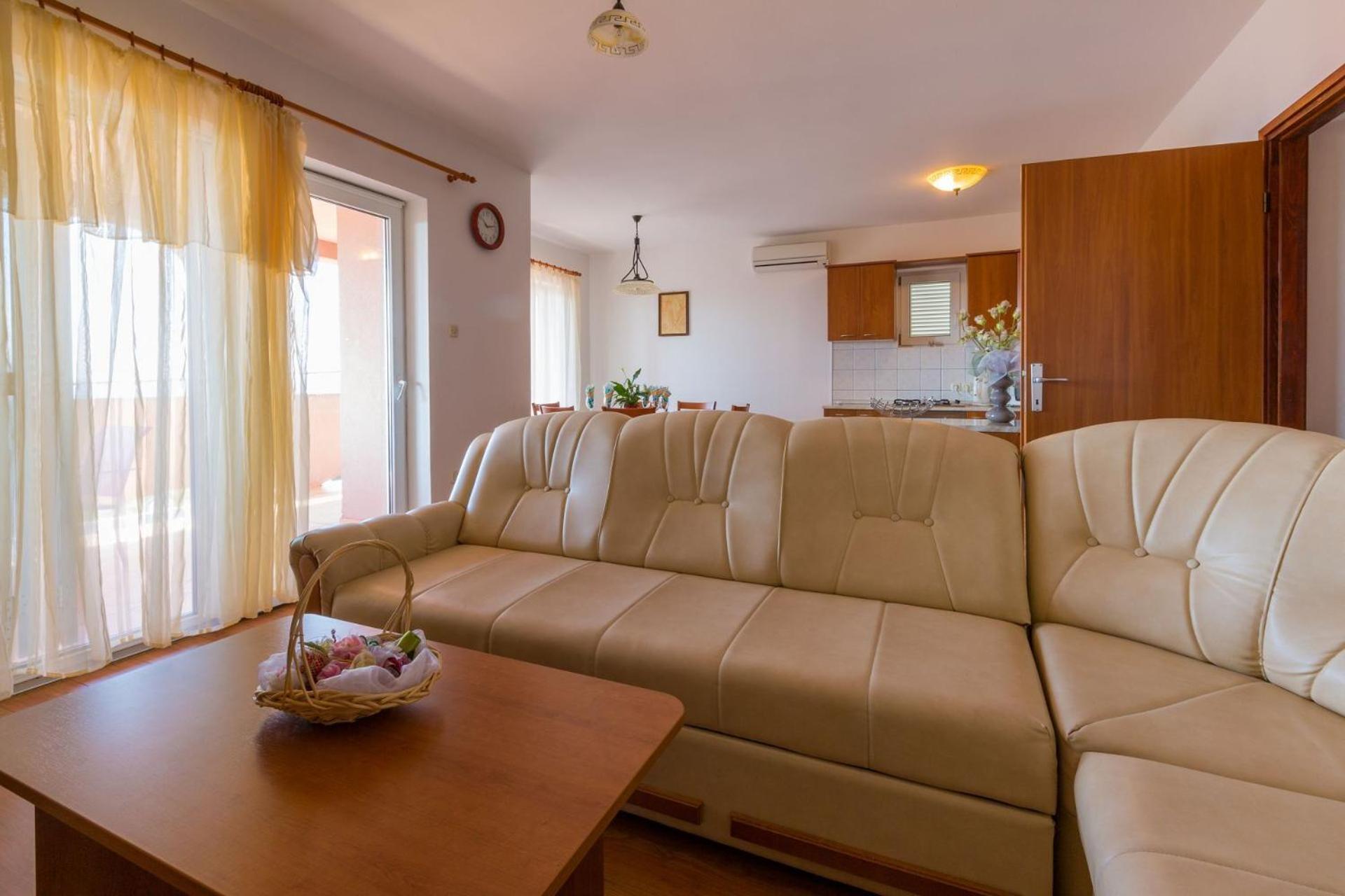 Apartments Tomica Novi Vinodolski Exterior photo